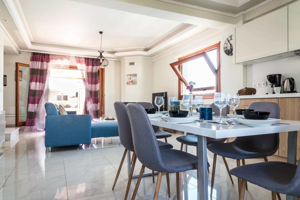 Leo - Unique Glyfada Apartment Атина Екстериор снимка